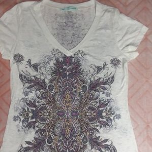 Pretty t-shirt by Maurices